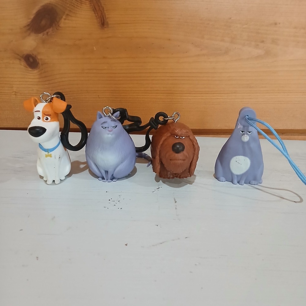 Universal Studios Secret Life of Pets Chloe Max Duke figures Backpack Clips lot